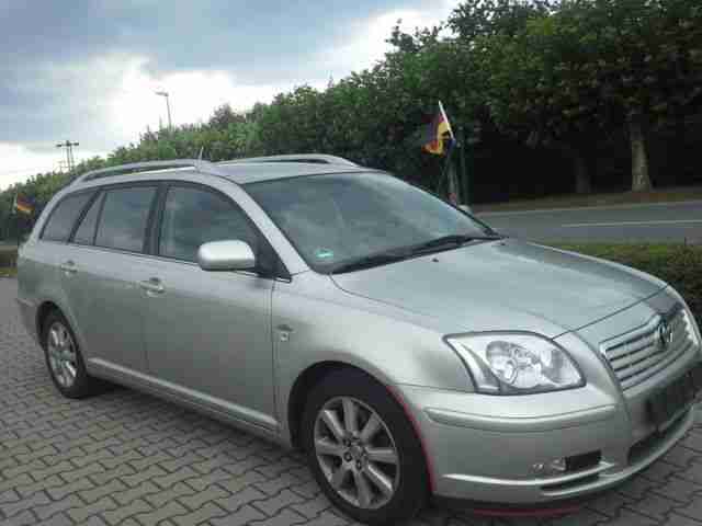 Toyota Avensis 2.0 D-4D Combi Executive/ledder,STANDHEZ