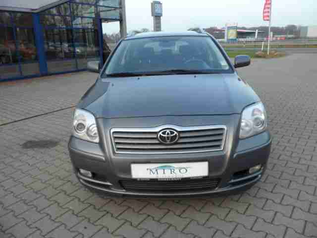 Toyota Avensis 2.0 D-4D Combi Sol (AHK.4 Grün plakette)