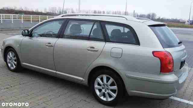 Avensis 2.0 D 4D Combi Sol XENON PDC Sitzheizung