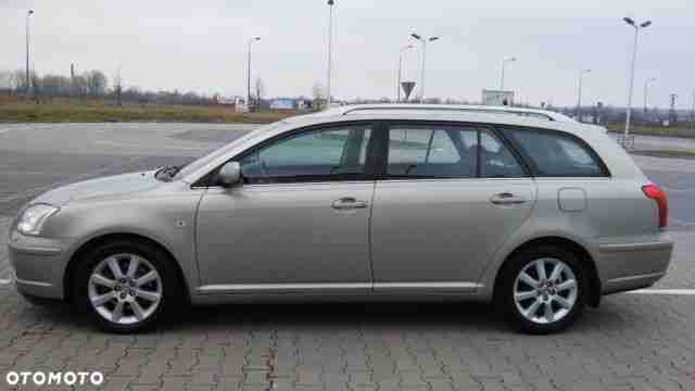 Toyota Avensis 2.0 D-4D Combi Sol XENON PDC Sitzheizung