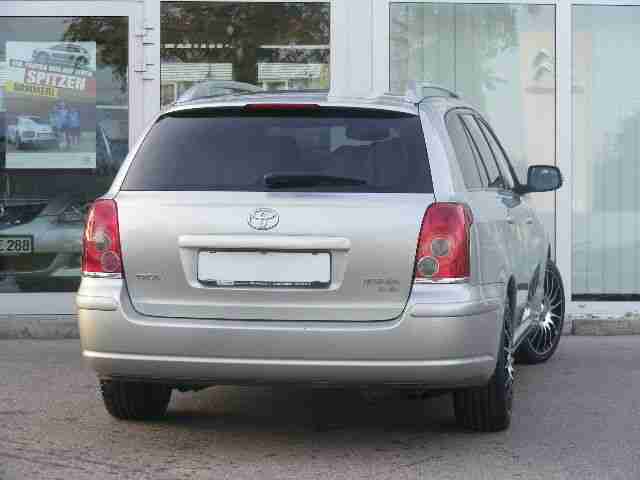 Toyota Avensis 2.0 D-4D Combi Travel