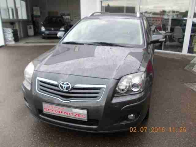Toyota Avensis 2.0 D 4D Combi Travel