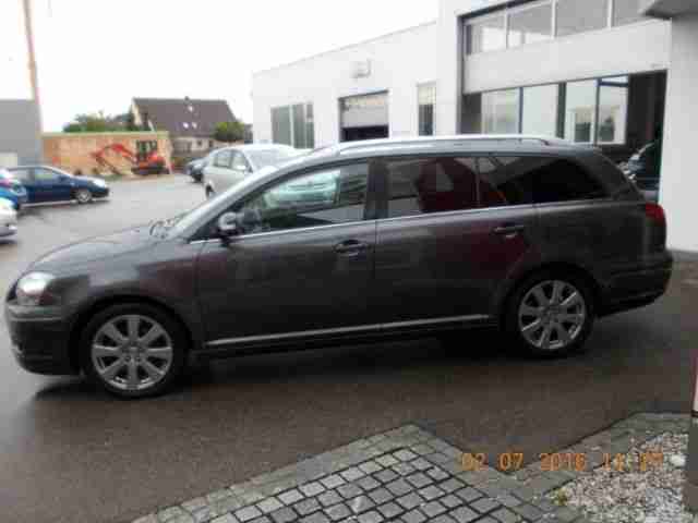 Toyota Avensis 2.0 D-4D Combi Travel