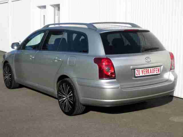 Toyota Avensis 2.0 D-4D Combi Travel *Navi*EURO-4*