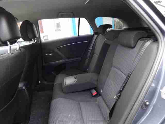 Toyota Avensis 2.0 D-4D Edition/Navi/Kamera/AHK/USB