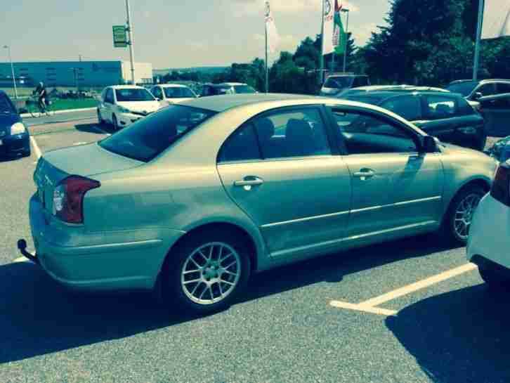 Avensis 2, 0 D4D 4 türig Executive Navi AHK