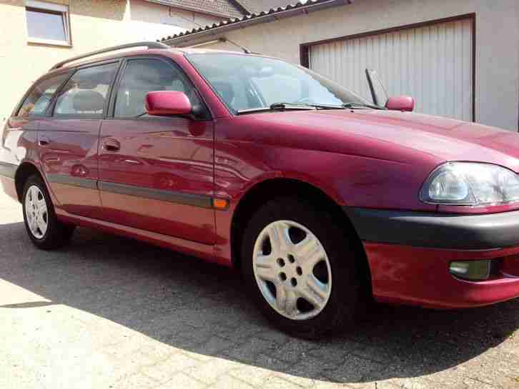 Toyota Avensis 2.0 TD Combi linea terra Klimatronic TÜV bis 04/17 nur 42000 km
