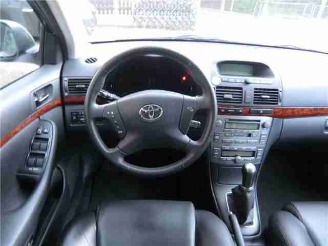 Toyota Avensis 2.0 VVT-I Combi*LEDER*SITZHZG*XENON*TEMP
