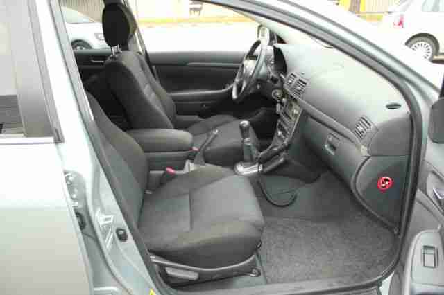 Toyota Avensis 2.0 VVT-i Combi Executive Klima/EU4