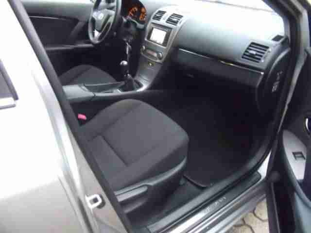 Toyota Avensis 2.0 l D-4D Edition-Navi