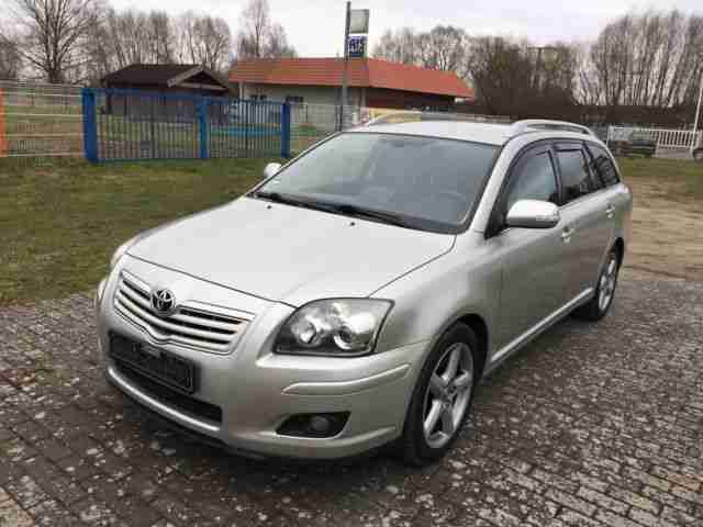 Toyota Avensis 2.2 D-4D Combi Sol