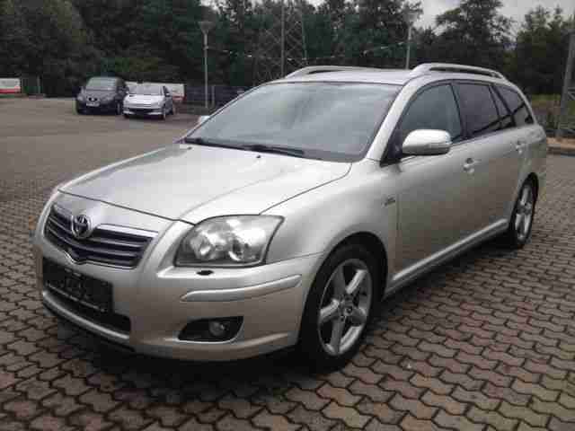 Toyota Avensis 2.2 D CAT Combi 2 HAND KLIMA NAVI XENON