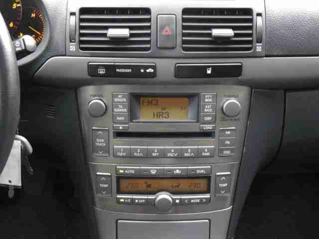 Toyota Avensis 2.2 D-CAT Combi EXECUTIVE Sitzheizung, X