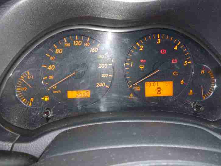 Toyota Avensis 2.2 D-CAT Combi Executive