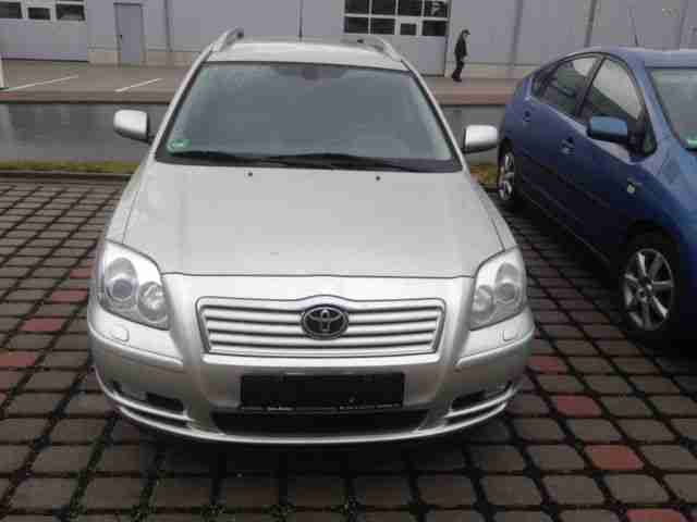 Toyota Avensis 2.2 D CAT Combi Executive