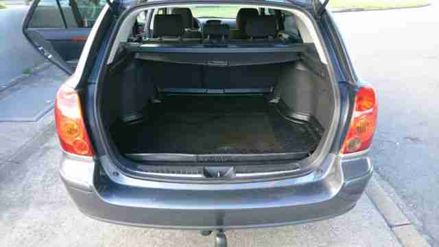 Toyota Avensis 2.2 D-CAT Combi Executive