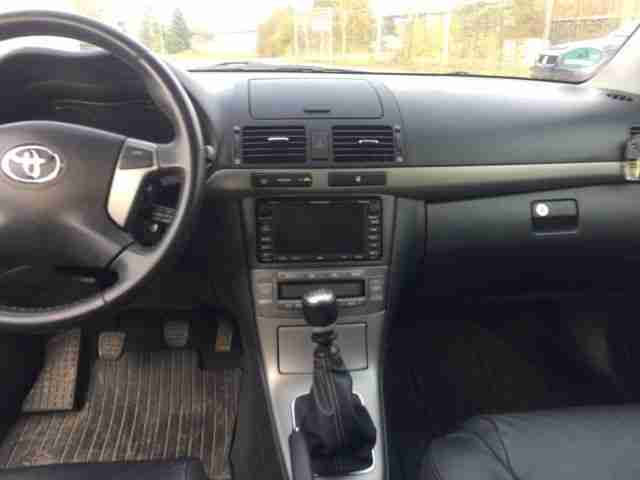 Toyota Avensis 2.2 D-CAT Combi Executive