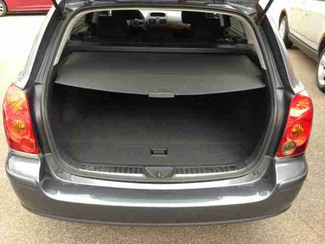 Toyota Avensis 2.2 D-CAT Combi Executive Navi SHZ Alu