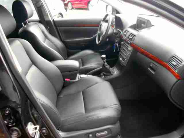 Toyota Avensis 2.2 D-CAT Combi Executive/Navi/Xenon