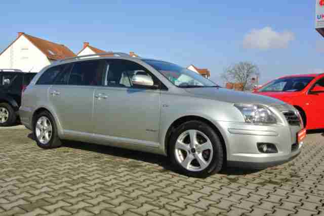 Avensis 2.2 D CAT Combi Team 1 Hand AHK SHZ