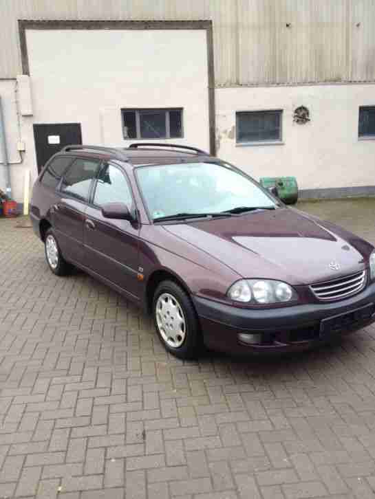 Toyota Avensis,Bj. 2000,Benzin,Kombi,2,0l,checkheftgepflegt