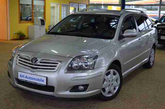Toyota Avensis Combi 2.0 D-4D XENON / KLIMAAUTO/ 1.HAND