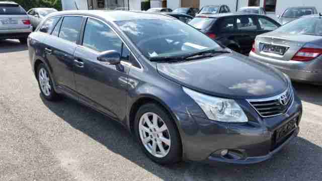 Toyota Avensis Combi 2.2 D-4D Automatik Executive