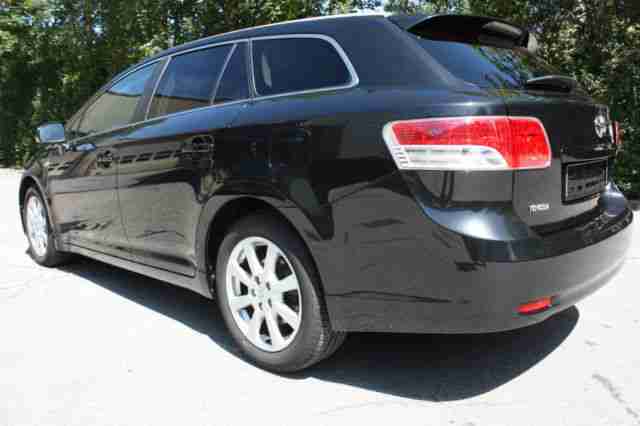 Toyota Avensis Combi 2.2 D-4D Executive/ Top Zustand
