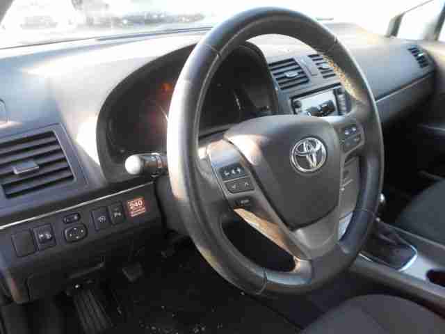 Toyota Avensis Combi 2.2 D-4D Sol