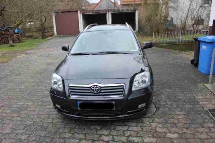 Toyota Avensis Combi D Cat 2,2 Hubraum