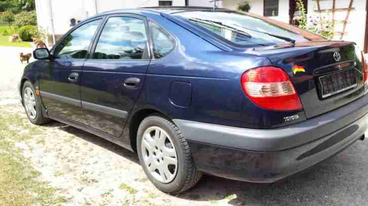 Toyota Avensis Diesel D4D mit Klima und TÜV aus Todesfall