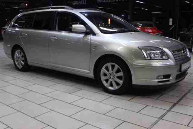 Avensis Kombi 2.0 D 4D Executive STANDHZG XENON