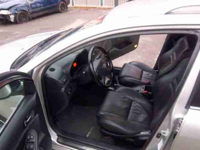 Toyota Avensis Kombi 2.0 D-4D Sol