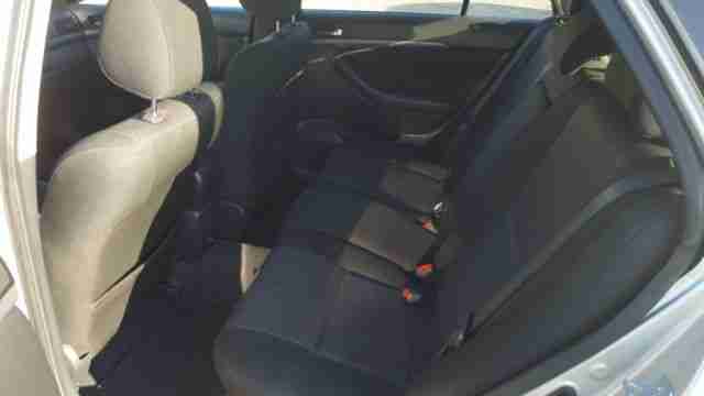 Toyota Avensis Kombi 2.0 D-4D Sol