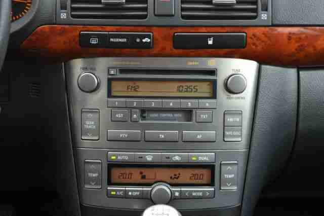 Toyota Avensis Kombi 2.2 D-CAT Executive 1Halter*Scheck