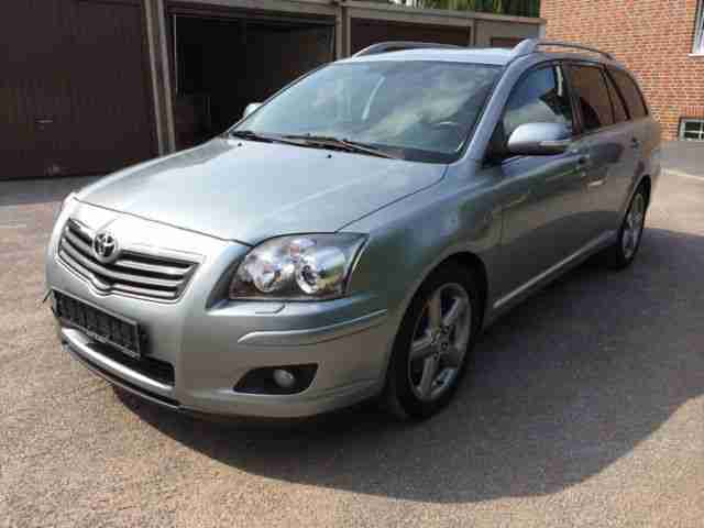 Toyota Avensis Kombi 2.2 D-CAT Executive