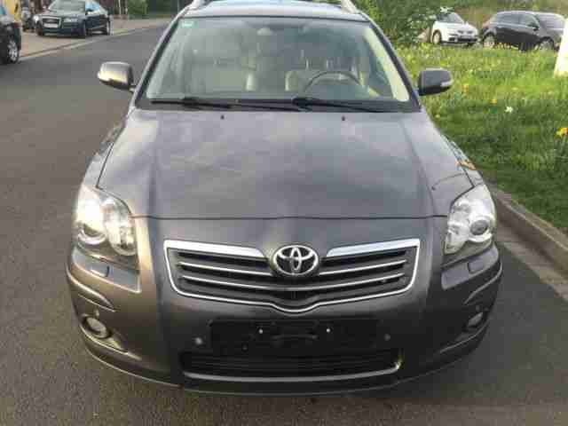 Toyota Avensis Kombi 2.2 D-CAT Executive Leder Xenon