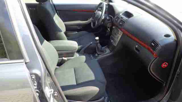 Toyota Avensis Kombi 2.2 D-CAT Executive PDC Xenon