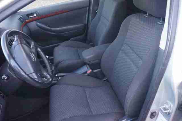 Toyota Avensis Kombi 2.2 D-CAT Executive-XENON-EURO 4--