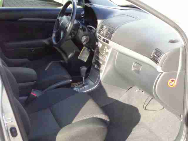 Toyota Avensis Kombi 2.4 Executive AUTOMATIK+XENON+PDC