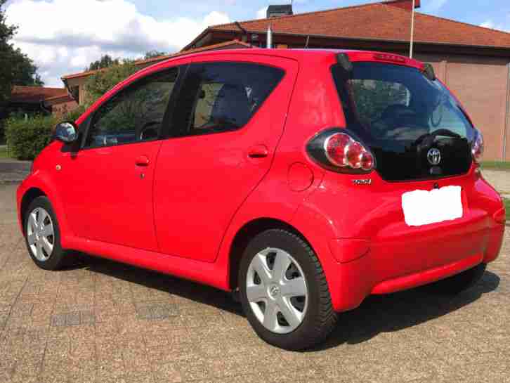 Toyota Aygo 5 Türer mit Klima erst 16600 Km gelaufen