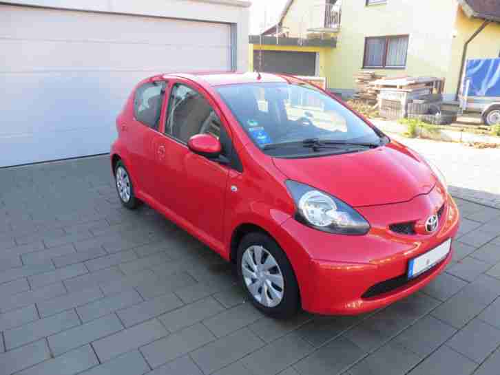 Aygo Cool 68 PS rot 5 türig Top Zustand CD,