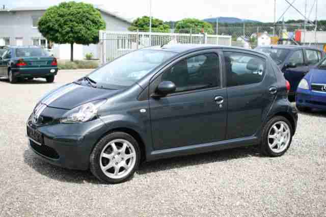 Toyota Aygo **bildschöner Kleinwagen mit Klima**