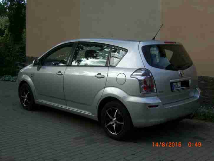 Toyota Corolla Verso 1.8-l-VVT-i Automatik Navi-7 Sitzer AHK kein Export Auto