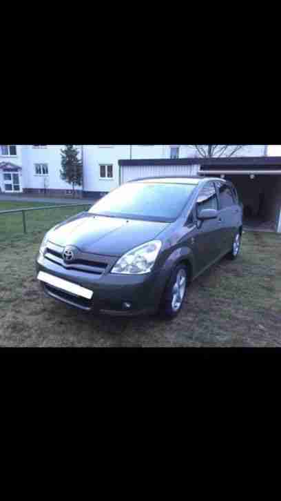 Toyota Corolla Verso 2.2D-CAT