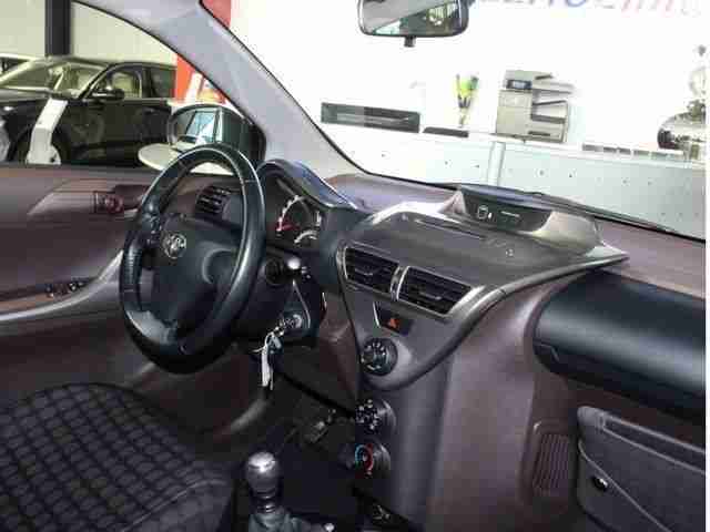 Toyota IQ 1.0 + WEISSPERLEFFEKT / WIE NEU