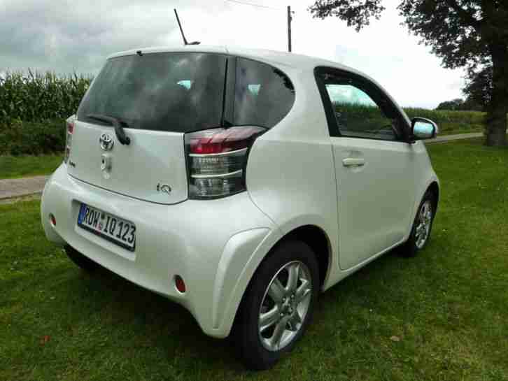 Toyota IQ 1.4 D-4D Turbodiesel 4 Liter 6 Gang Klima WR Technisch/Optisch 1a