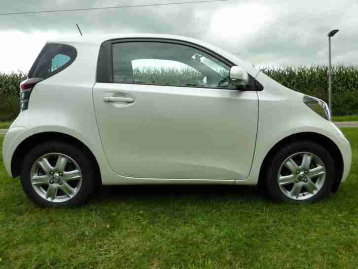 Toyota IQ 1.4 D-4D Turbodiesel 4 Liter 6 Gang Klima WR Technisch/Optisch 1a