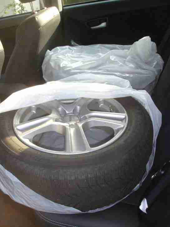 Toyota Prius + (Hybrid) XW3 (a)