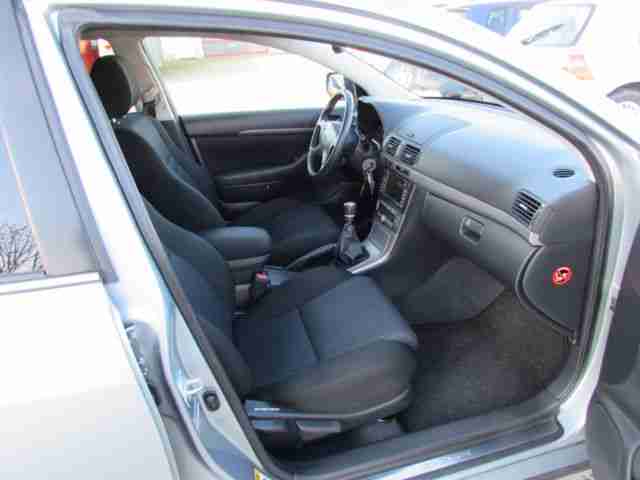 Toyota Toyota Avensis 2.0 D-4D Combi Executive Navi